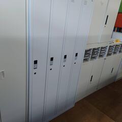 愛品倶楽部柏店】スマイル 4人用ロッカー 鍵付き