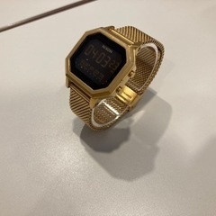 値下げしました】NIXON SIREN MILANESE all gold