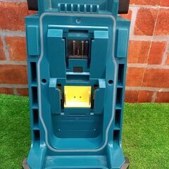 マキタ MR113 充電式ラジオ【野田愛宕店】【店頭取引限定】【中古