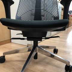 ITOKI オフィスチェア サリダ ブラック【トレファク上福岡】