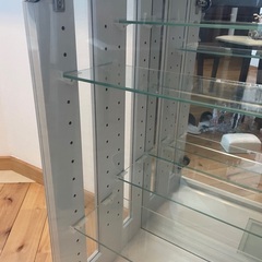 ガラスコレクションケース 背面ミラー LEDライト付き