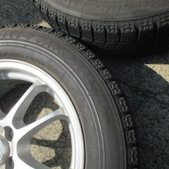 お話中】205/60R16 スタッドレスタイヤ アルミ付き ブリザックVRX PCD114.3 5穴 ①