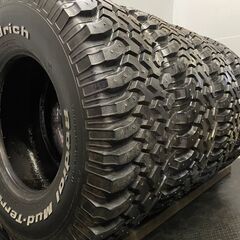 売約済み:スタッドレスタイヤホイールセット、ランクルプラド265/65R17