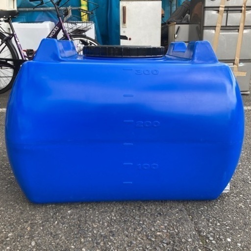 ◼️【中古品】300リットルポリタンク