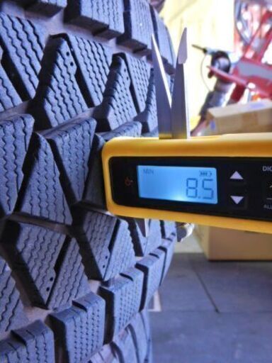 決まりました 235/55R20 スタッドレスタイヤ 4本 BS ブリザック DM-V2  