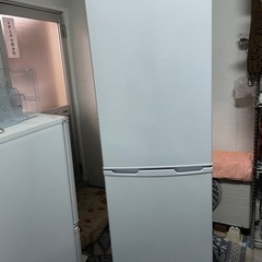 美品中古】アイリスオーヤマ ノンフロン冷凍冷蔵庫162L AF162-W