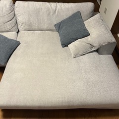 【さらに値下げ ました】ファブリック　L字型連結　3人用ソファー　クッション付　ファニチャー　