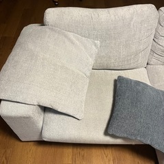 【さらに値下げ ました】ファブリック　L字型連結　3人用ソファー　クッション付　ファニチャー　