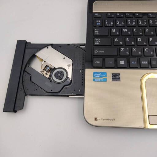 東芝 第3世代Core i7搭載 メモリ8G SSD240G CD/DVD/ブルーレイ Wifi