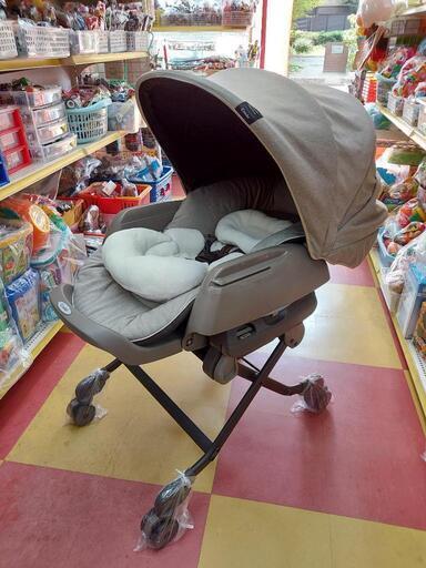 美品‼️コンビ　ネムリラ ベディ オートスイング