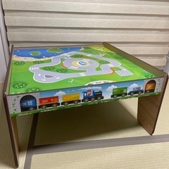 トレインテーブル　28日中のお渡しで2500円