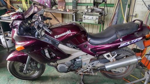 zzr400
