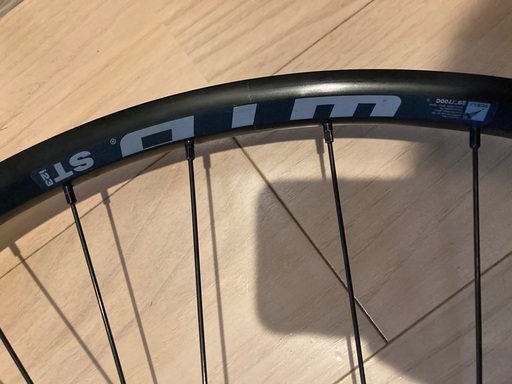 ハブダイナモ付フロントホイール WTB ST i23 + シマノDH-UR705-3D