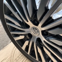 日産e52エルグランド 純正ホイールタイヤセット