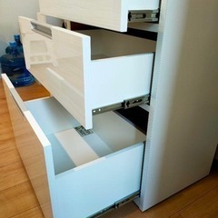 白い食器棚　状態かなり良し！