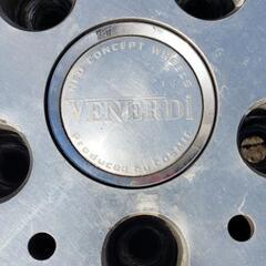 235／40-18ホイル付きタイヤ