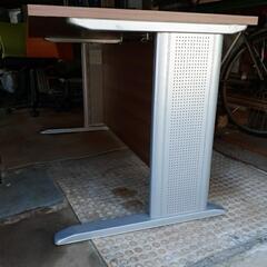 オフィスデスク　木目調