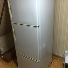 【無料】冷蔵庫サンヨーSR-330DR 金沢市内