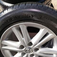 TOYOTA純正アルミ　R16タイヤつき