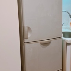 【無料・0円】冷蔵庫・ワンルームにも置ける幅52.5cmのスリム...