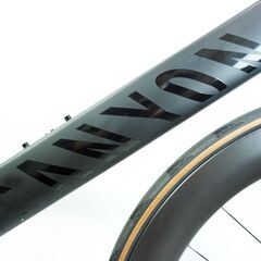 CANYON 「キャニオン」 AEROAD CF SLX8 di2 2022年