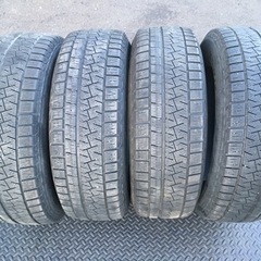 225/65R17 中古スタッドレスタイヤ ピレリ4本セット