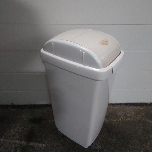 土鍋、体重計、 バイクヘルメット、ウインドーエアコン、ゴミ箱 ショップ 