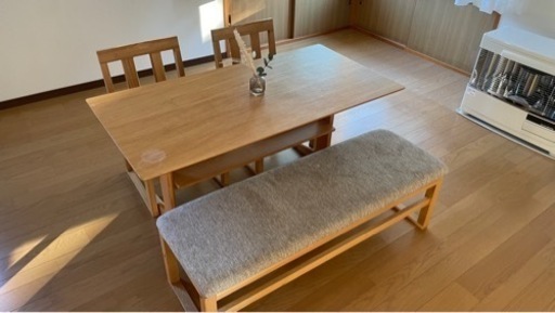 無印良品　リビングでもダイニングでも使える　テーブル椅子セット