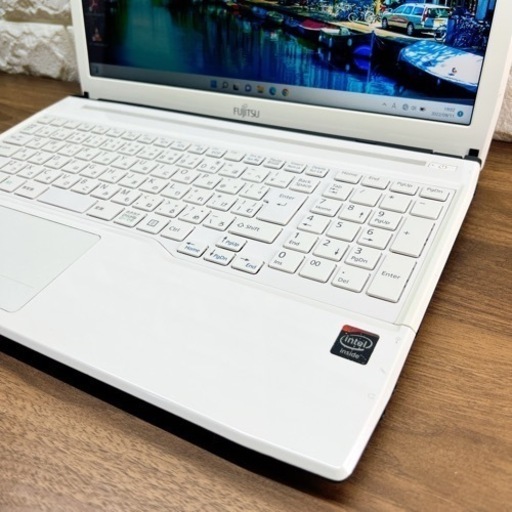 高級素材使用ブランド 【大容量】かわいいホワイト☘新品SSD512GB搭載! ☘ ☘ dynabook ノートPC