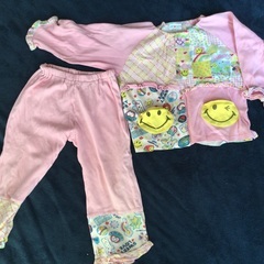 100サイズ　パジャマ　ピンク　ニコちゃんマーク