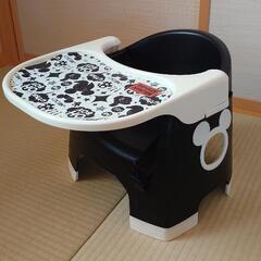 ミッキーマウス　キッズ用　お食事ローチェア　テーブル付き椅子