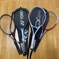 ［取引中］テニスラケット4本　ケース2個
