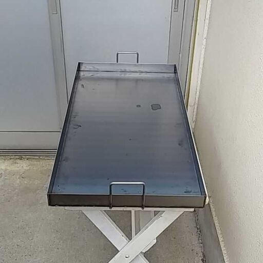 極厚な鉄板 バーベキュー アウトドアに最適 75cm×55cm 厚さなんと9