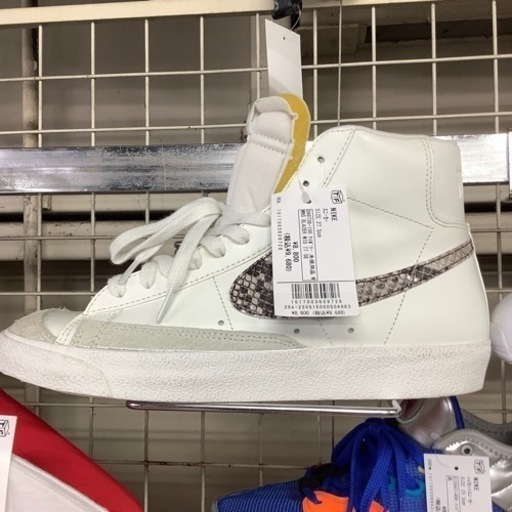 NIKE スニーカー　DA8736 100