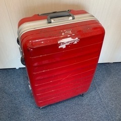 赤いスーツケースあげます　中は綺麗です
