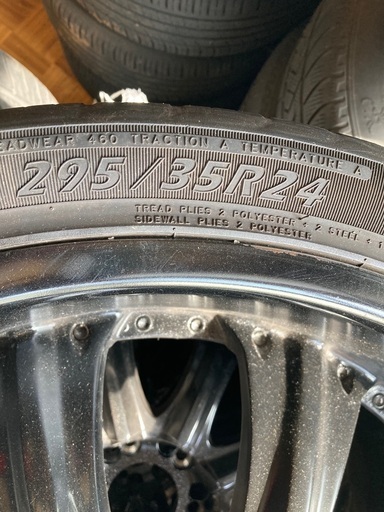 295/35R24 ナビゲーターに履いてた夏タイヤです。