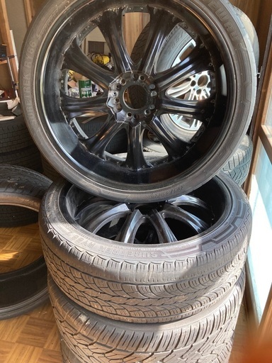 295/35R24 ナビゲーターに履いてた夏タイヤです。