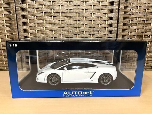保管品 オートアート 1/18 ランボルギーニ ガヤルド LP550-2 Valentino