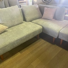 人気カウチソファー！4色揃いました！速攻で売れます😉