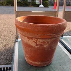 0930-113 焼き物の植木鉢（横42×高さ39×奥行42）