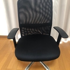 事務用椅子 高さの調節可能