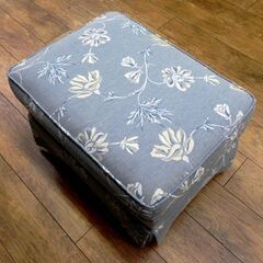 PENNSYLVANIA HOUSE 3シーター ファブリック ソファ オットマン付き 花柄 幅：約210cm 3人掛け アンティーク調 ヴィンテージ 札幌市 厚別区