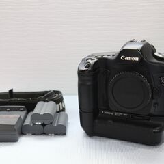 CANON EOS5D・フルサイズデジタルカメラ・グリッフ付本体...