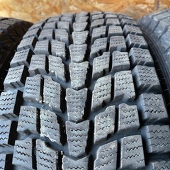 極上タイヤ　DUNLOP ダンロップ　GRANDTREK SJ6 215/80R15 109/107 LT スタッドレス タイヤ　2019年製　15インチ