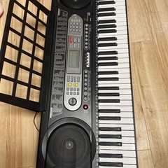 電子ピアノ　61鍵盤