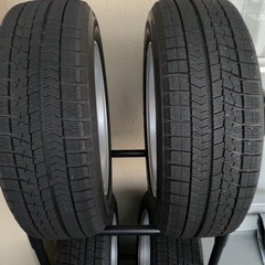 受け渡し予定者確定　ホイール付き　中古スタッドレスタイヤ、ブリジストン、ブリザック、15インチ(185/60R15 84Q) 、カバー&ラック付き