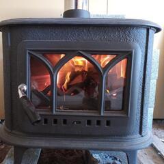 薪ストーブ　暖炉　使用回数3回程度　煙突付き