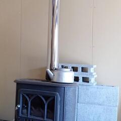 薪ストーブ　暖炉　使用回数3回程度　煙突付き