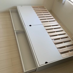 シングルベッドフレーム　白　収納付き