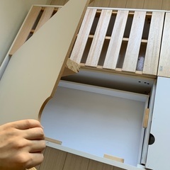 シングルベッドフレーム　白　収納付き